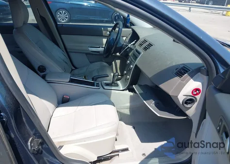 2009 Volvo S40 2.4I from USA, damaged, VIN YV1MS382092460984